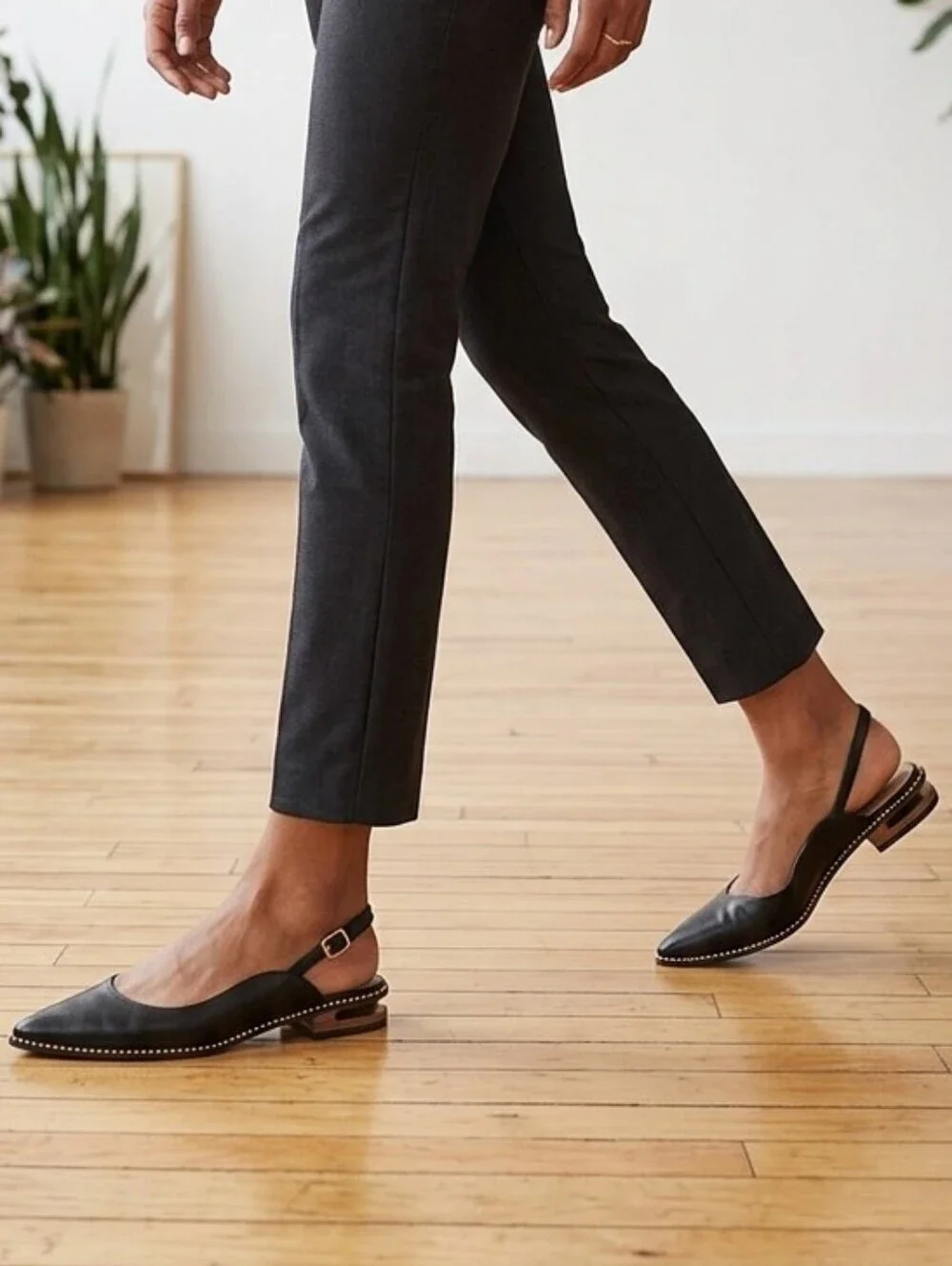 COACH Black Vae Leather Slingback Flats Skimmers Studded Size 8B - Picture 1 of 7